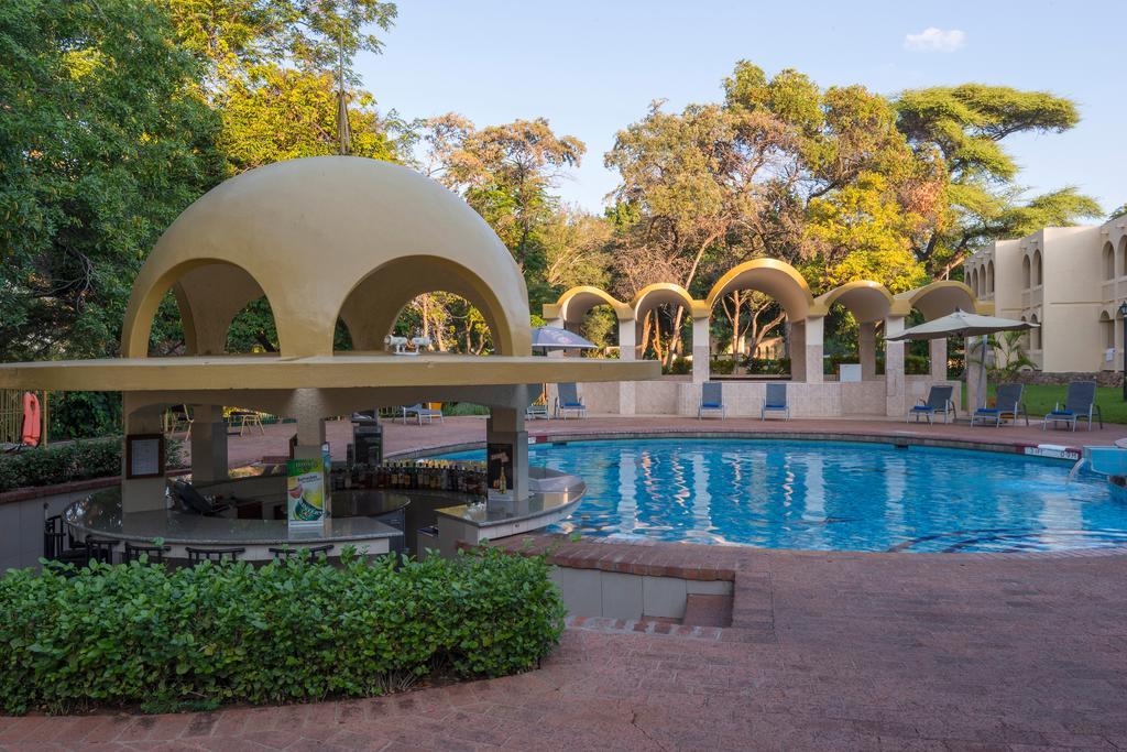 Victoria Falls Rainbow Hotel Exterior foto